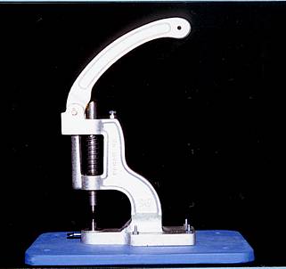 How to Use the Eyelet Setting Machine