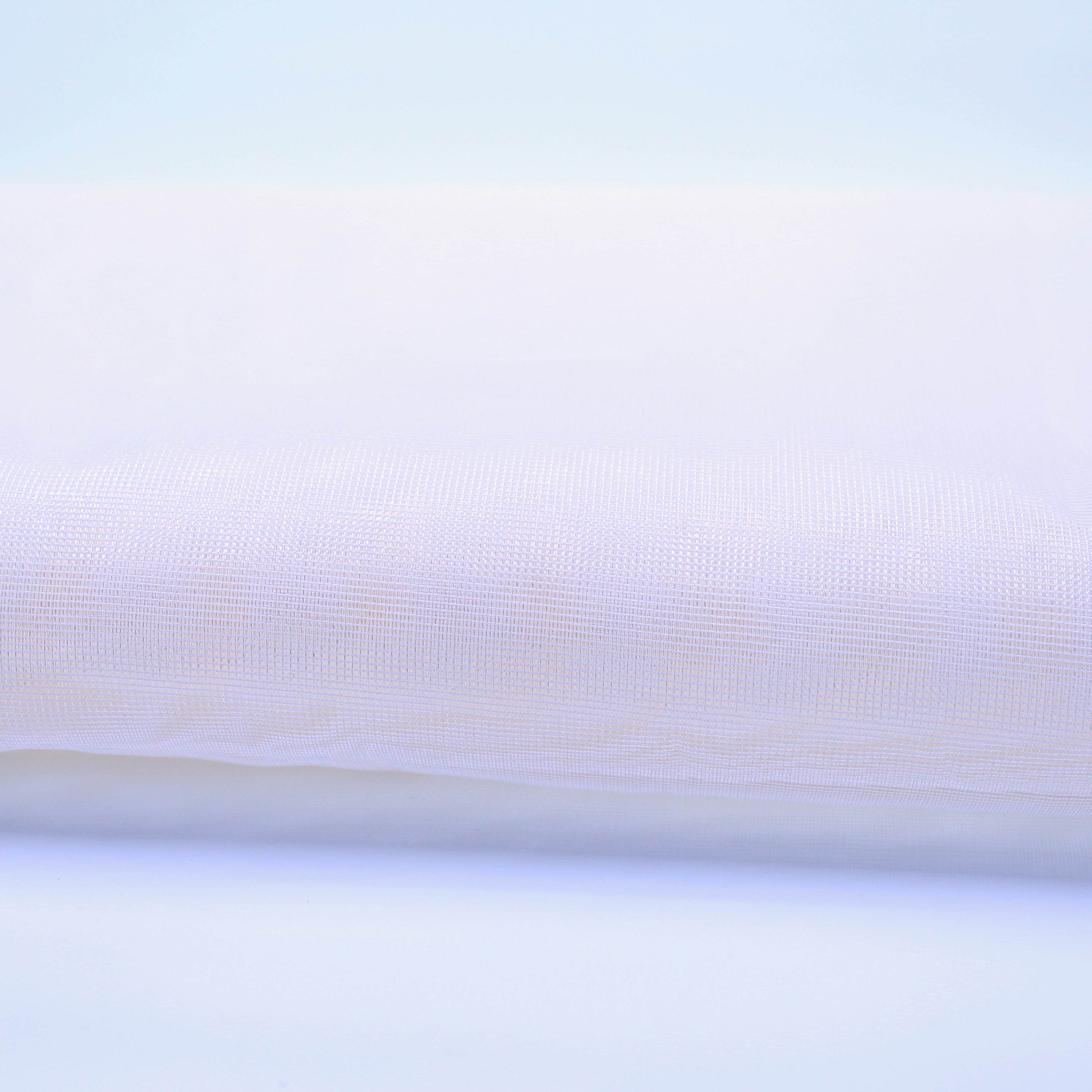 Shimmery mesh, cream
