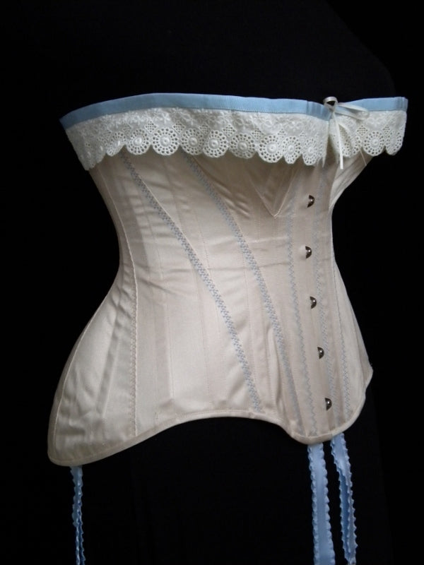 15 Reproducing a Vintage Corset