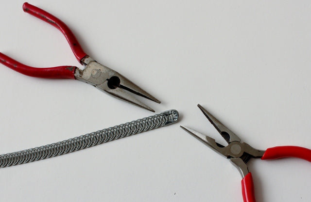 How to Tip Bones, Bone Tipping Instructions (Two Pair of Pliers)
