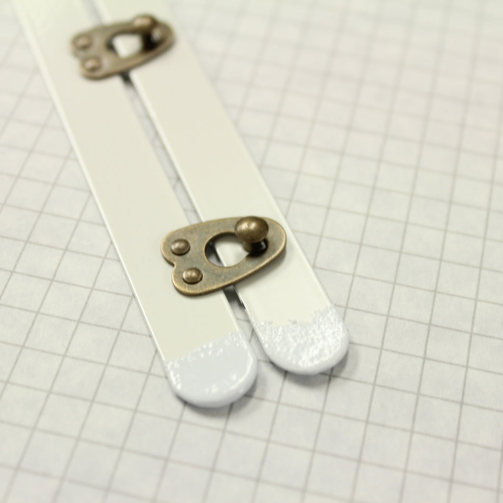 Busk, regular straight with Antique Brass hardware