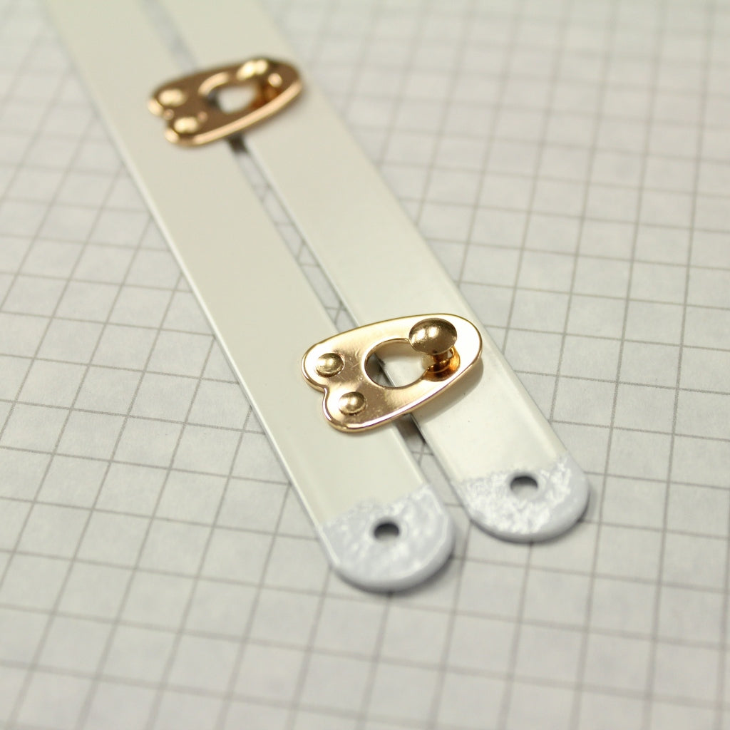 Busk, regular straight with Gold colour hardware