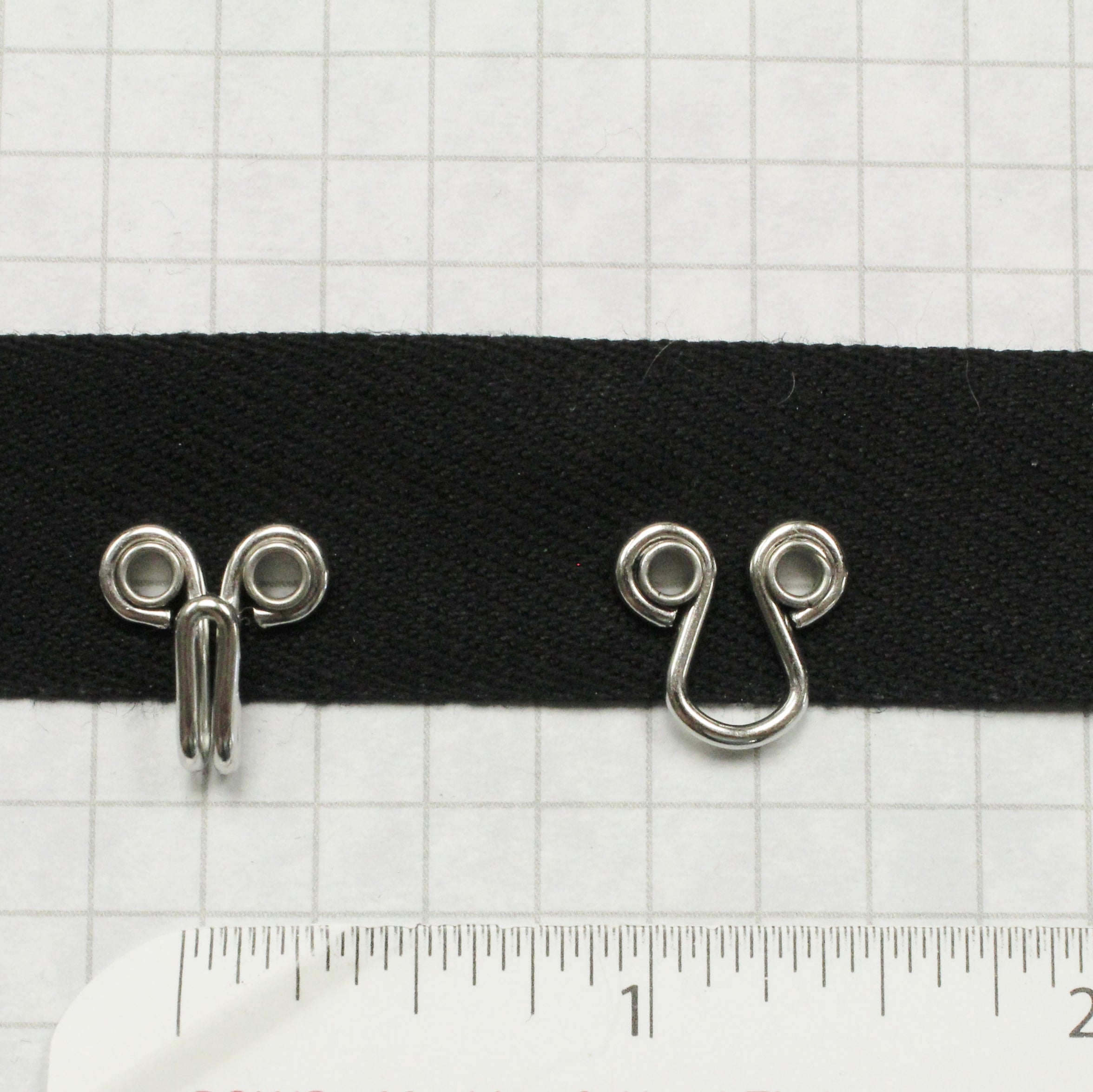7060 Alternating hook & eye tape, Black
