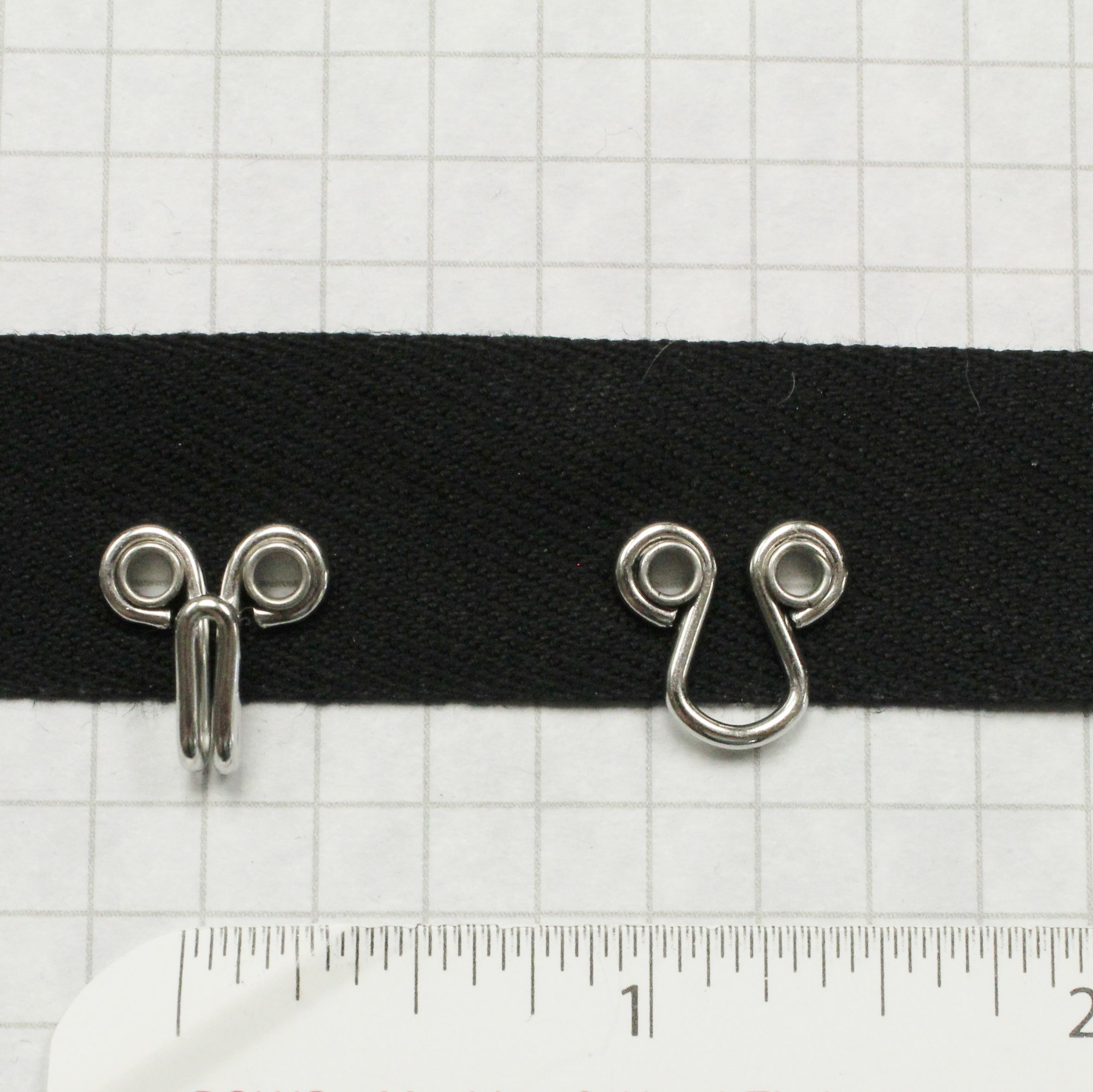 7060 Alternating hook & eye tape, Black