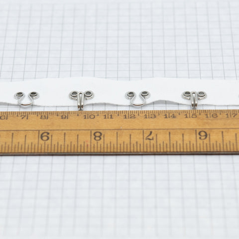 7060 Alternating hook & eye tape, White