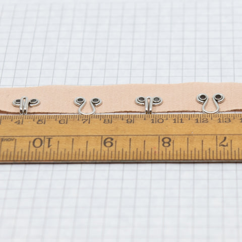 7060 Alternating hook & eye tape, Beige